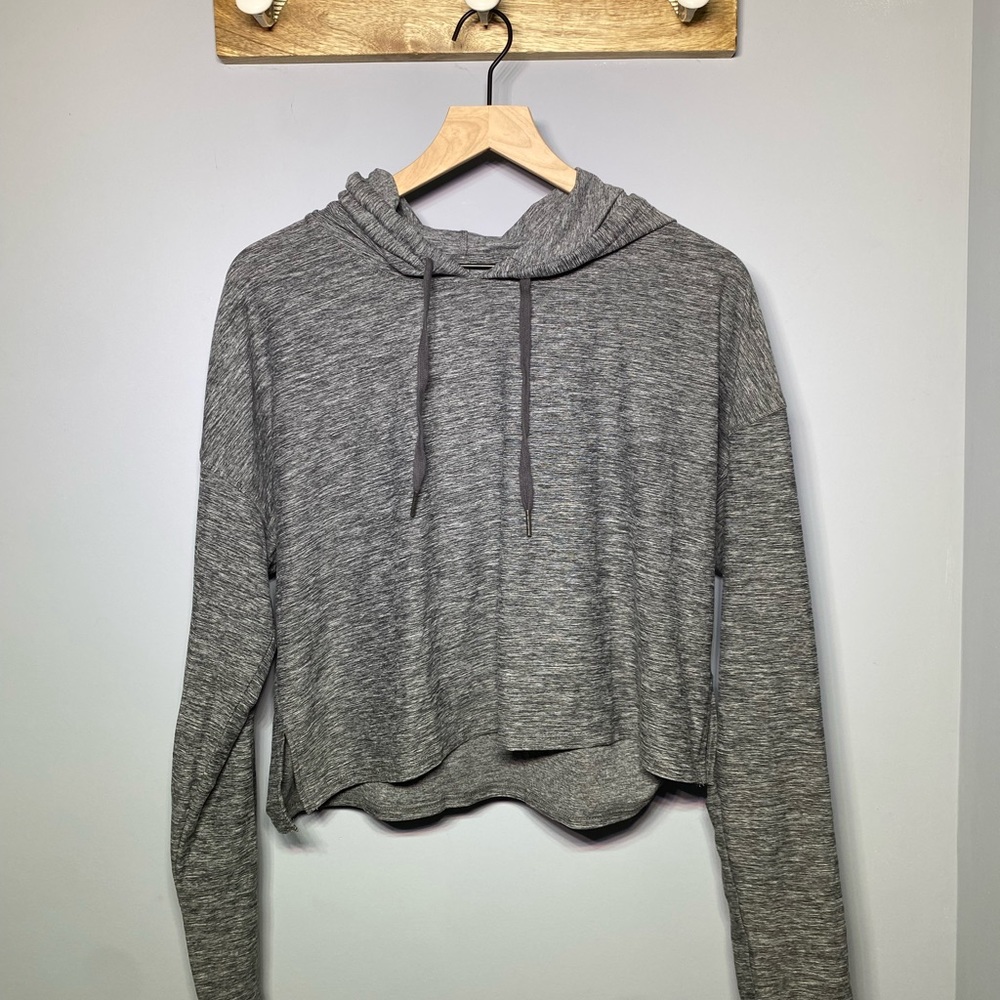 Grey cropped hoodie size- M (item# 0007)